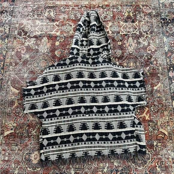 EUC BB Dakota Hobo Poncho Size Medium - Picture 3 of 3